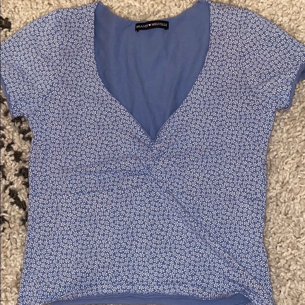 SUPER cute brandy Melville flower shirt